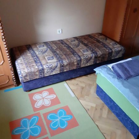 Andi Ueduelohaz Szolnok Bagian luar foto