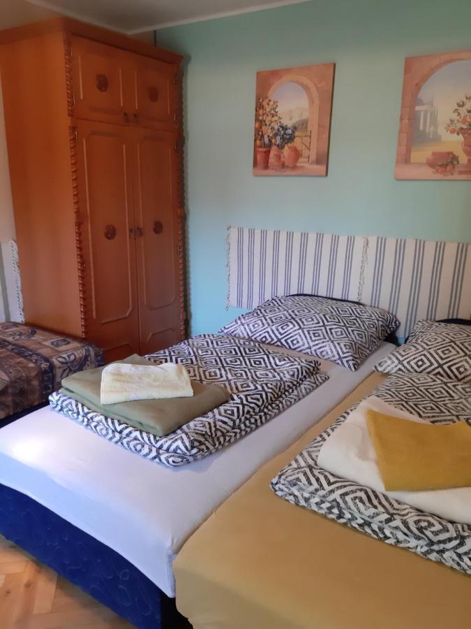 Andi Ueduelohaz Szolnok Bagian luar foto