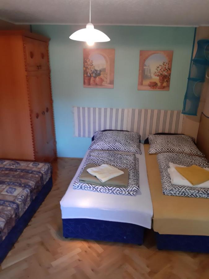 Andi Ueduelohaz Szolnok Bagian luar foto