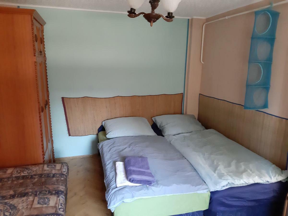 Andi Ueduelohaz Szolnok Bagian luar foto